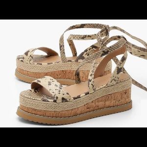 Fashion nova boohoo platform snakeskin shoes 5
